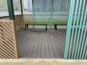 Декинг ДПК PolyWood NEO коричневый на террасе