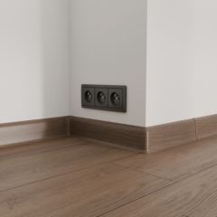 плинтус ПВХ «Ideal» серия «Классик», дуб капучино