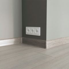 плинтус ПВХ «Ideal» серия «Классик», орех серый